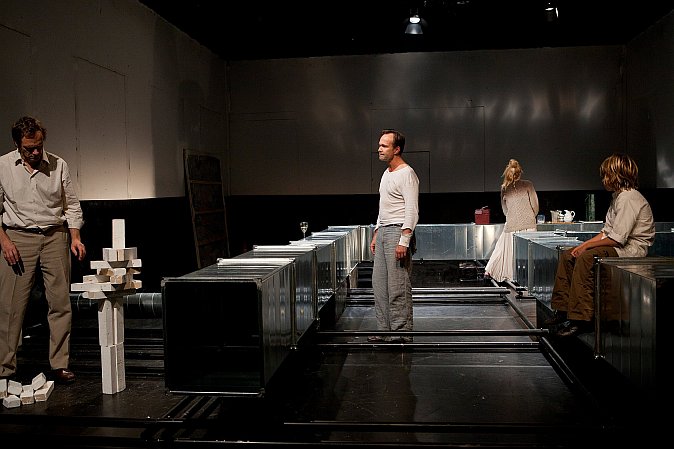 Martin Schepers - Opfer - Das Opfer nach Andrei Tarkowsky, Garage X, Wien, 2012. Inszenierung Philipp Hauß, Musik Sergej Newski 